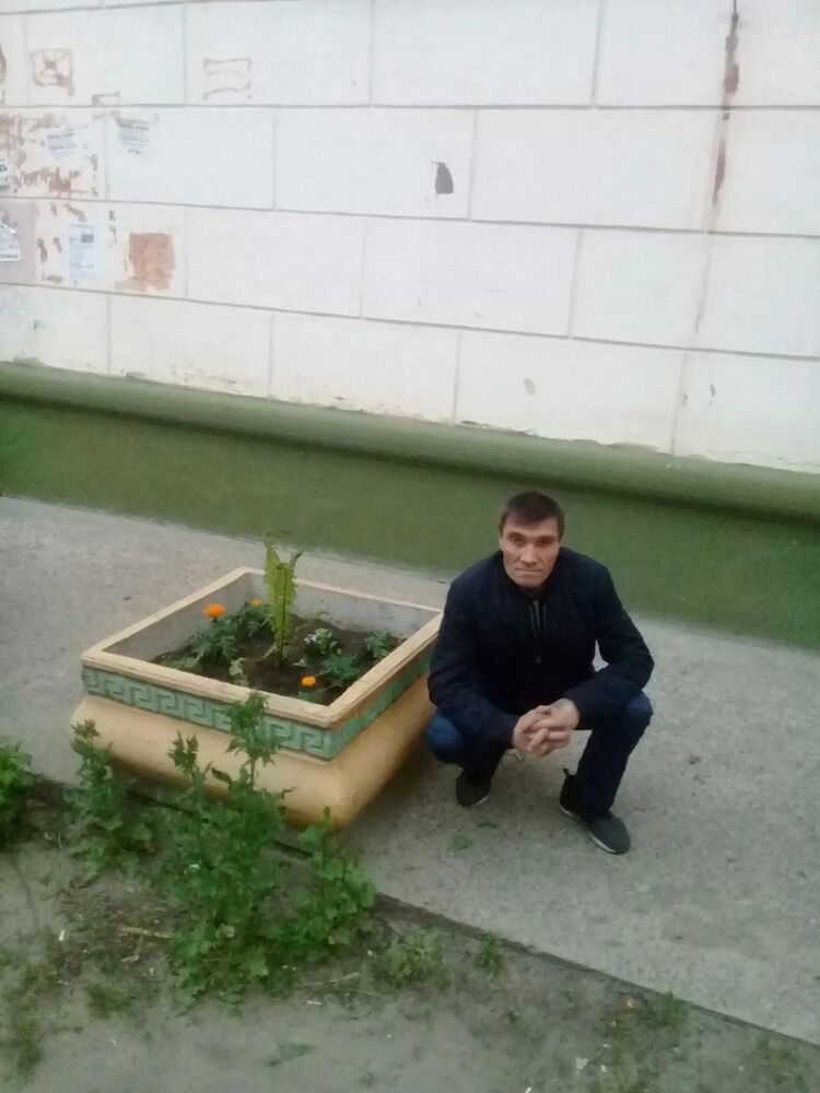  45675194  Mikhail, 52 ,     