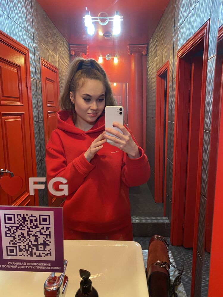  ,   Alexis, 27 ,   