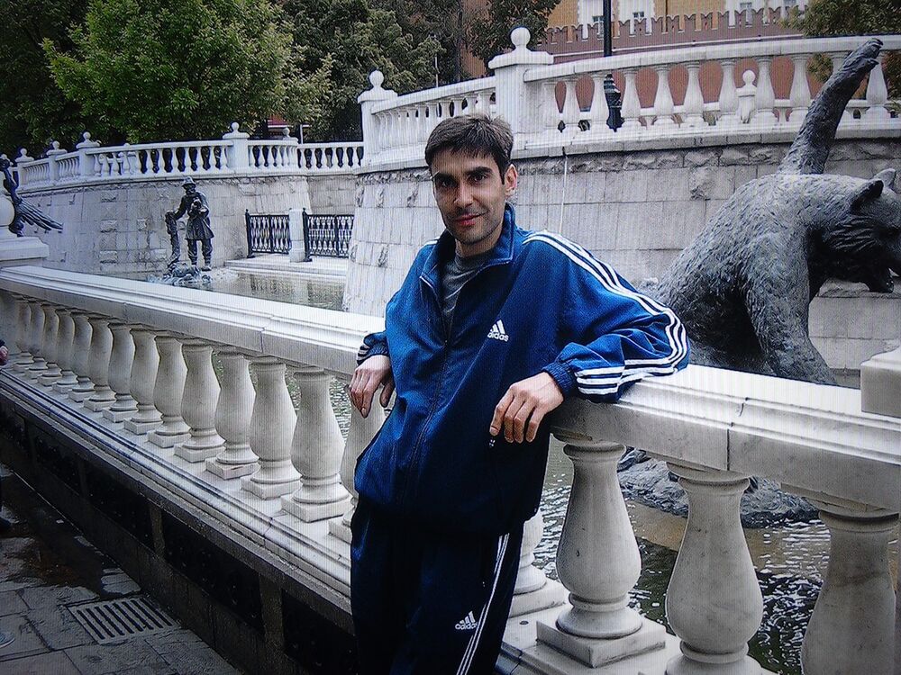  8605484  Pavel, 49 ,    