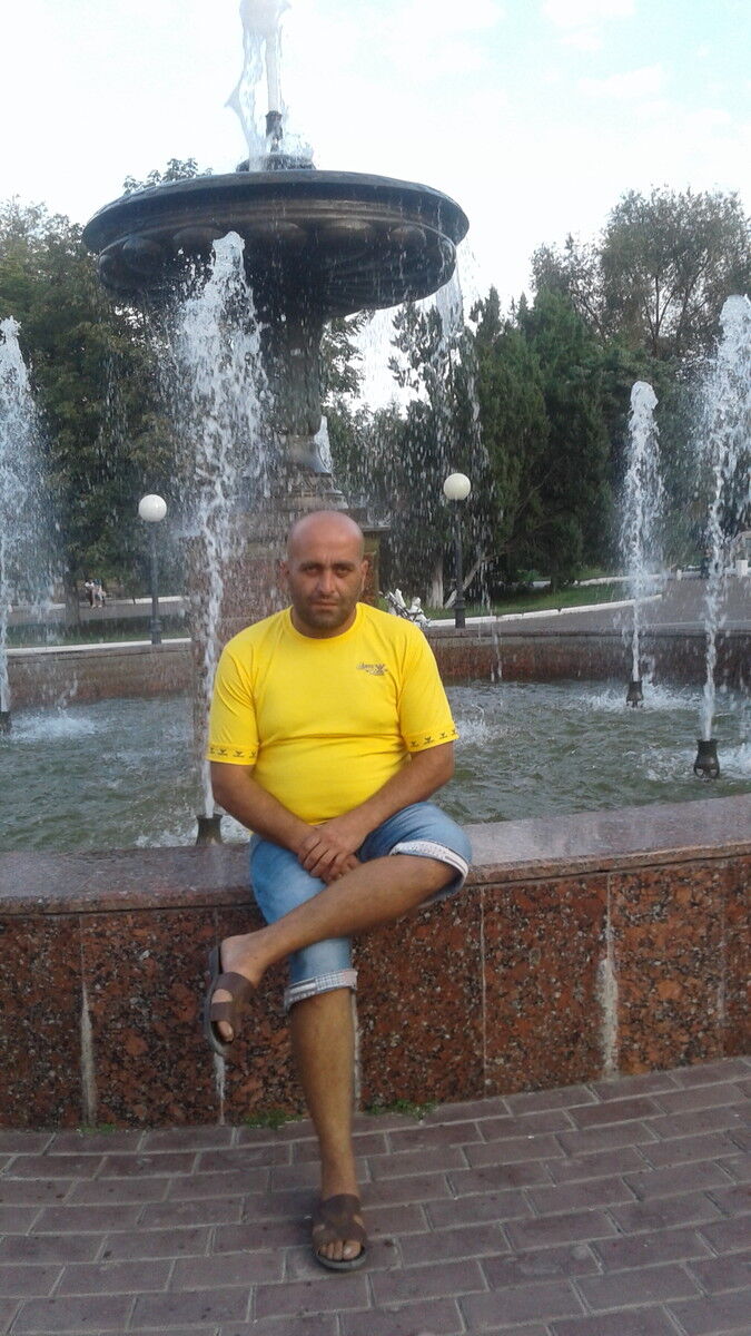  13647134  Arkadik, 44 ,    