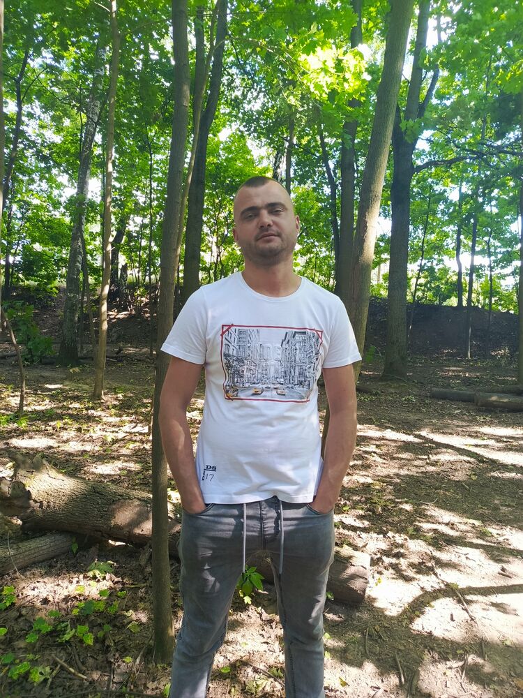  -,   Nazario Ukr, 35 ,     , c 