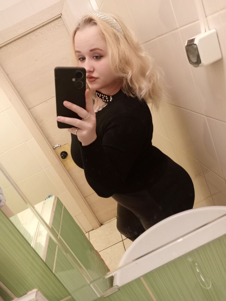  54328254  Polina, 22 ,    