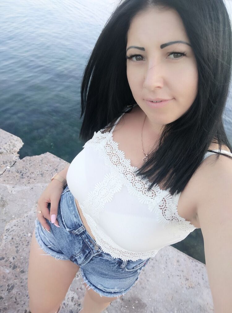  20757804  Irina, 35 ,    