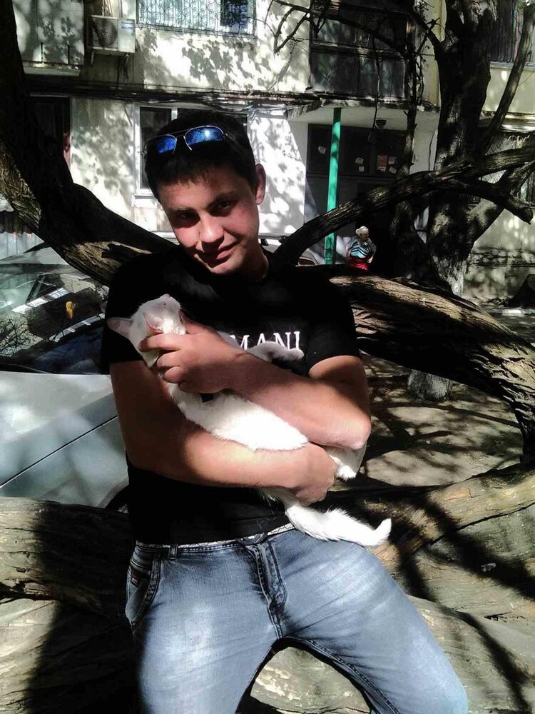  9612574  Micle, 38 ,    