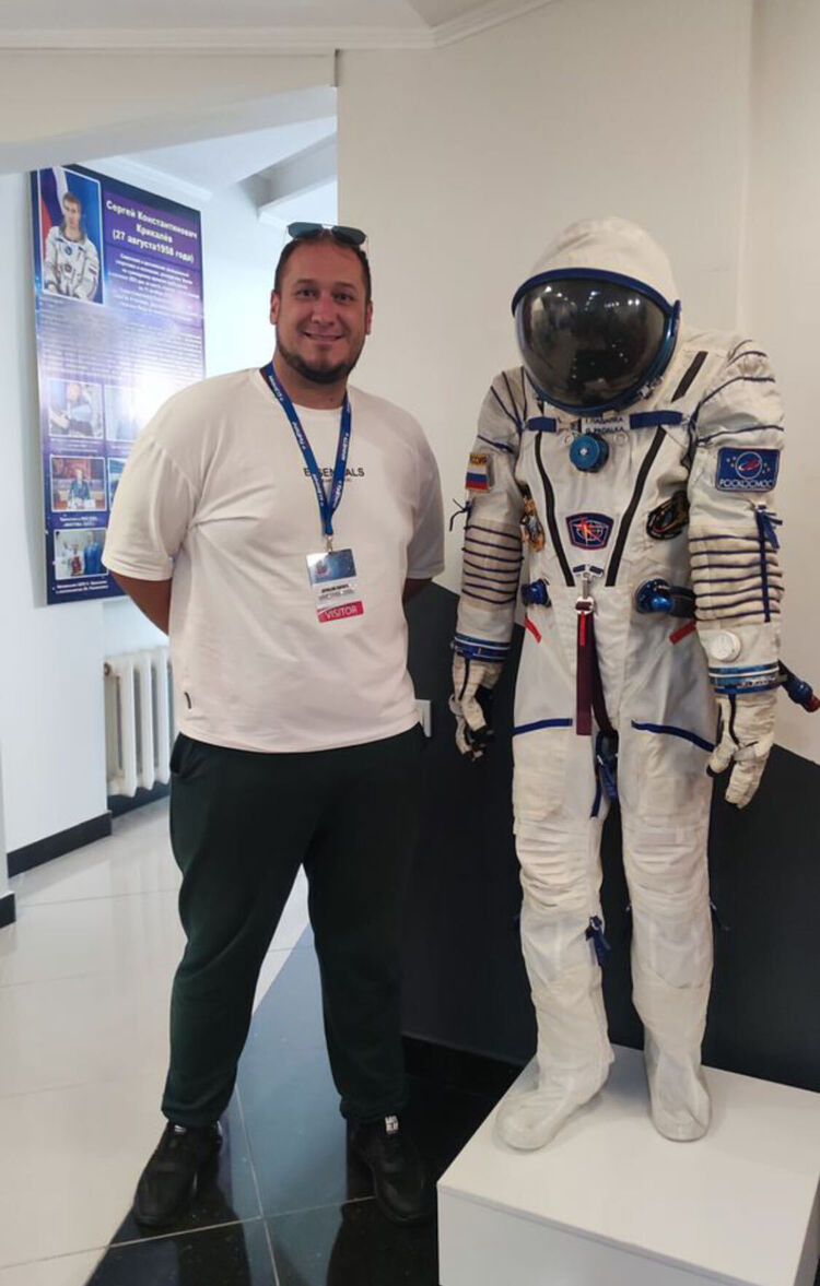  ,   MrGreen, 33 ,   , 