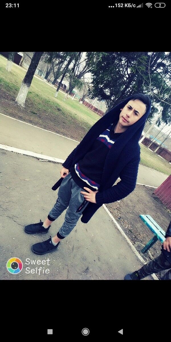  18854804  Tahir, 33 ,    