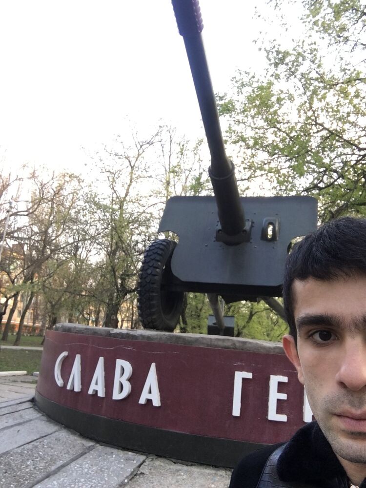  15876994  Sabir, 37 ,    