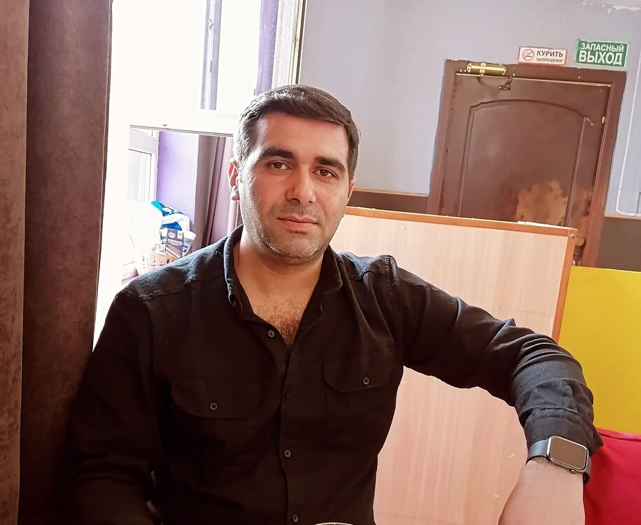  ,   Ali, 37 ,   c 