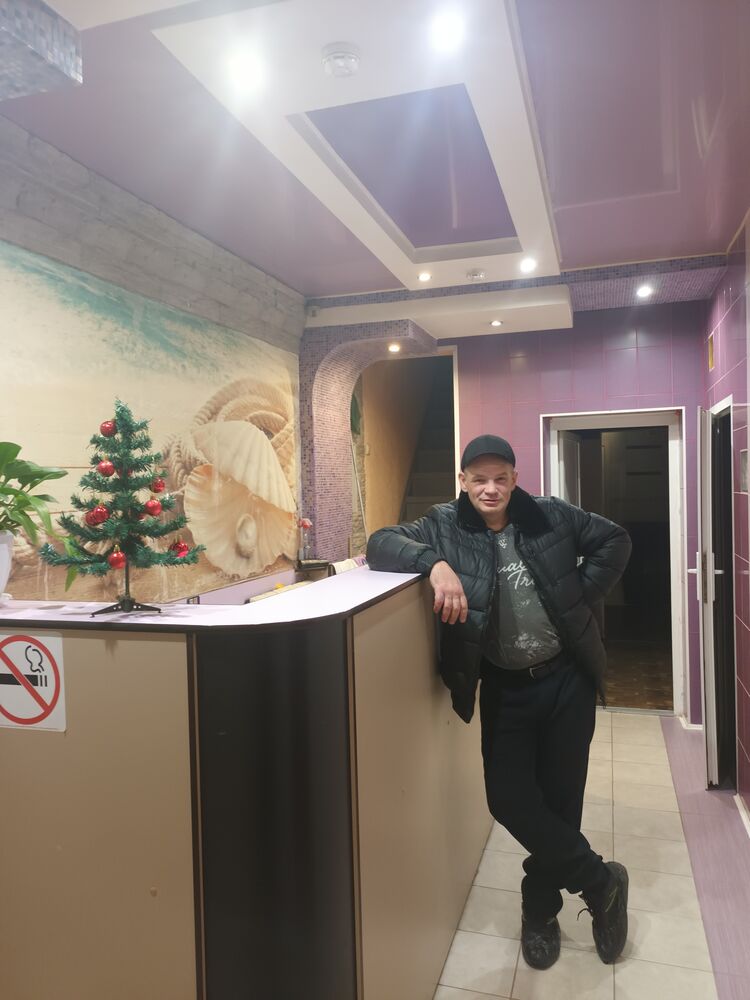  53550654  Sergei, 51 ,    