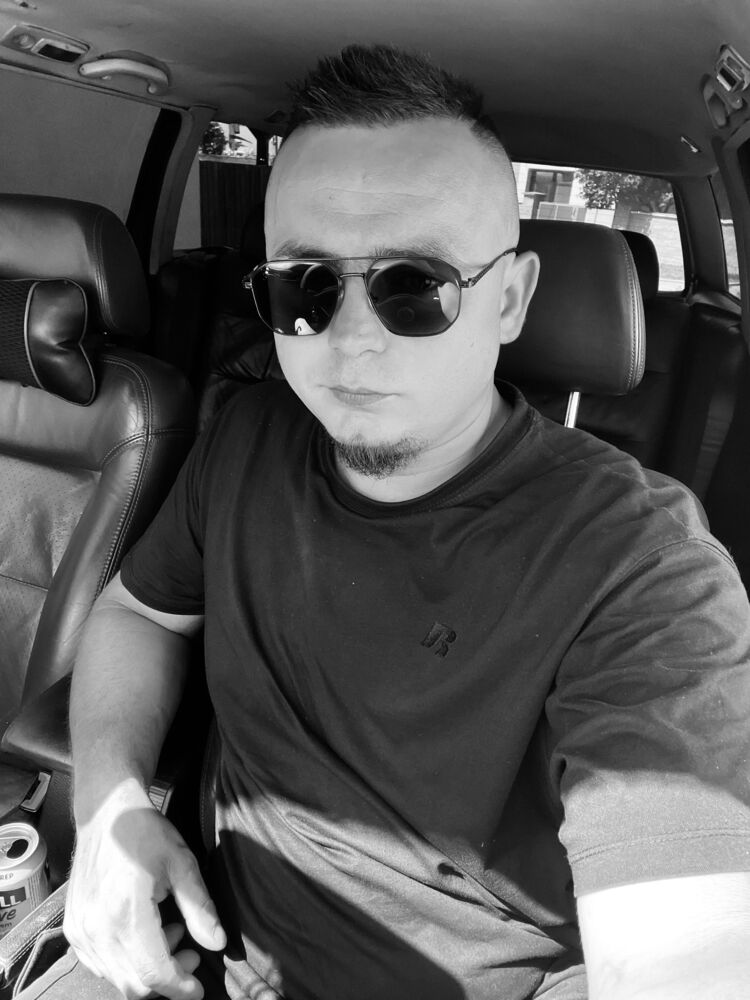  52690564  Mikhail, 27 ,    