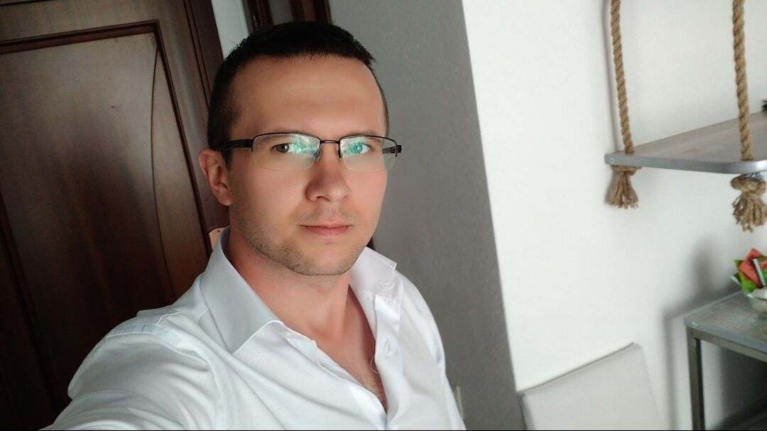  42758324  , 33 ,    