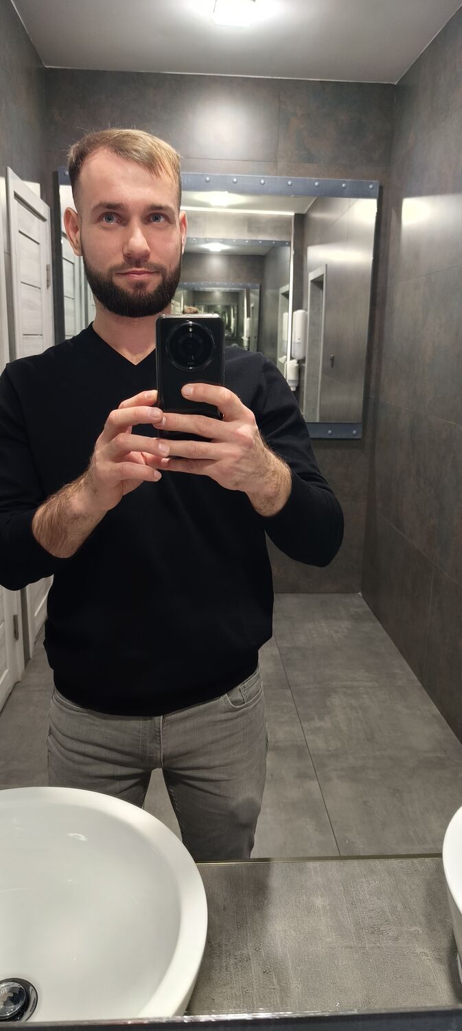  45642104  Nikolae, 33 ,    