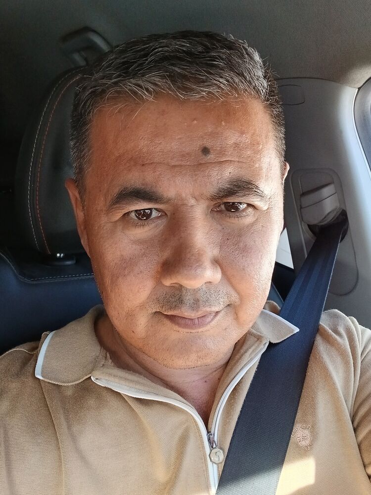  53700644  Askarbek, 47 ,    