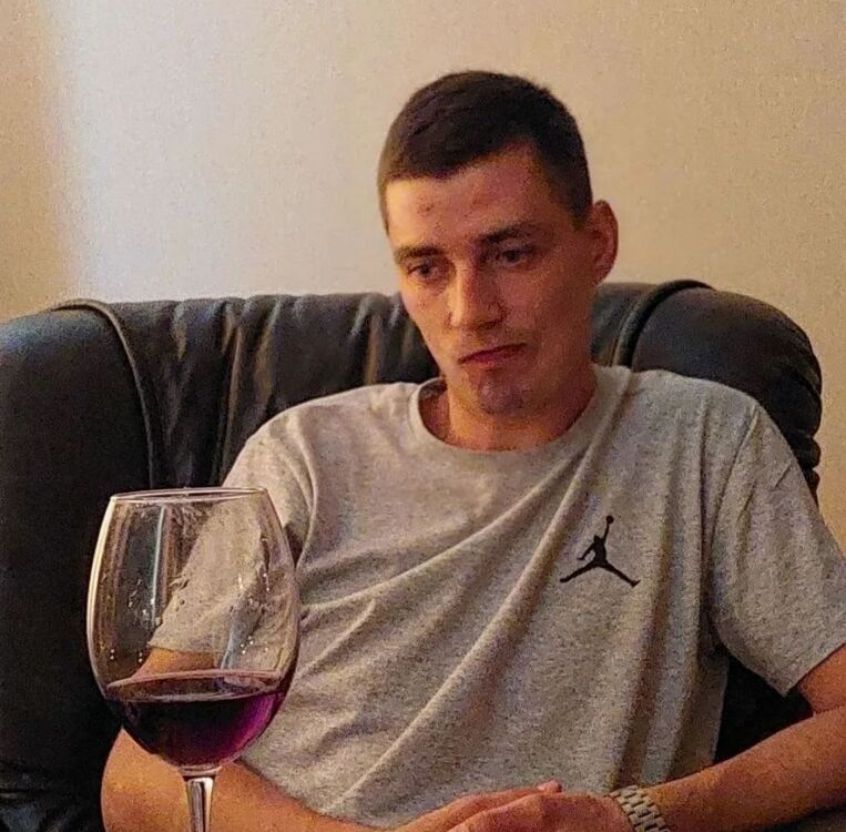  38083874  , 24 ,     
