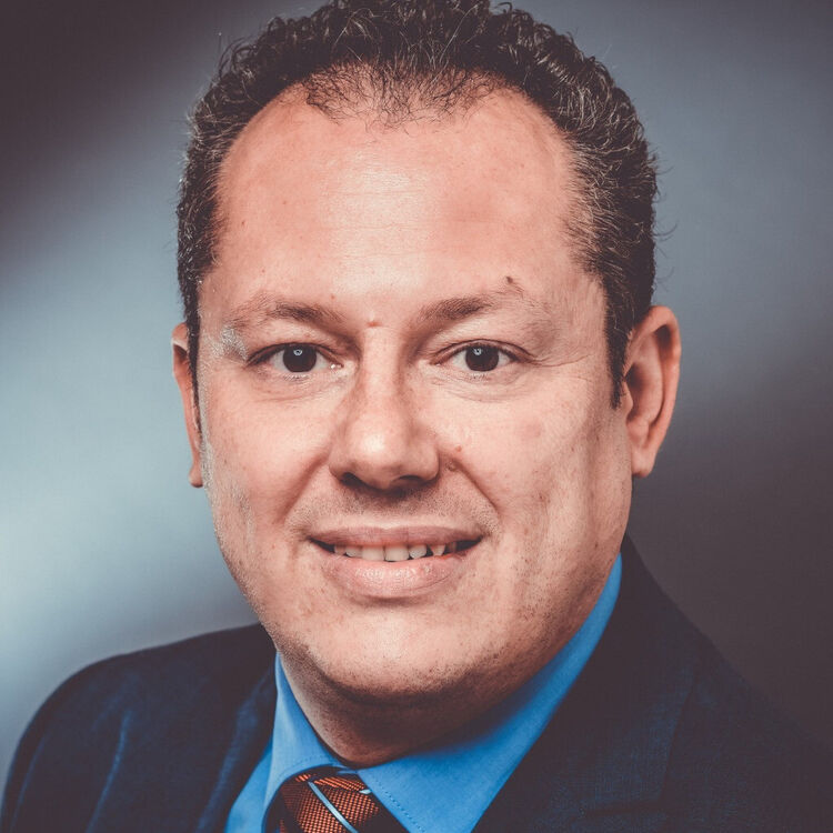  46538454  Vladi, 47 ,    Laatzen