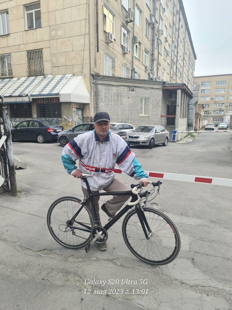  36572624  Sergey, 60 ,    