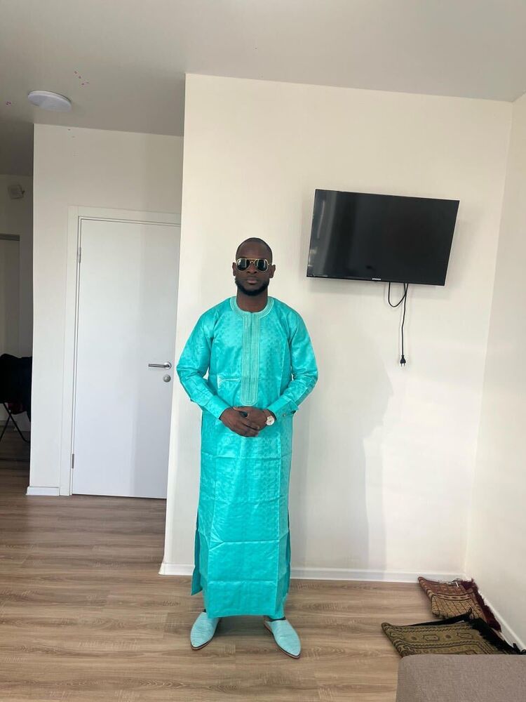  51463884  Omar, 33 ,    