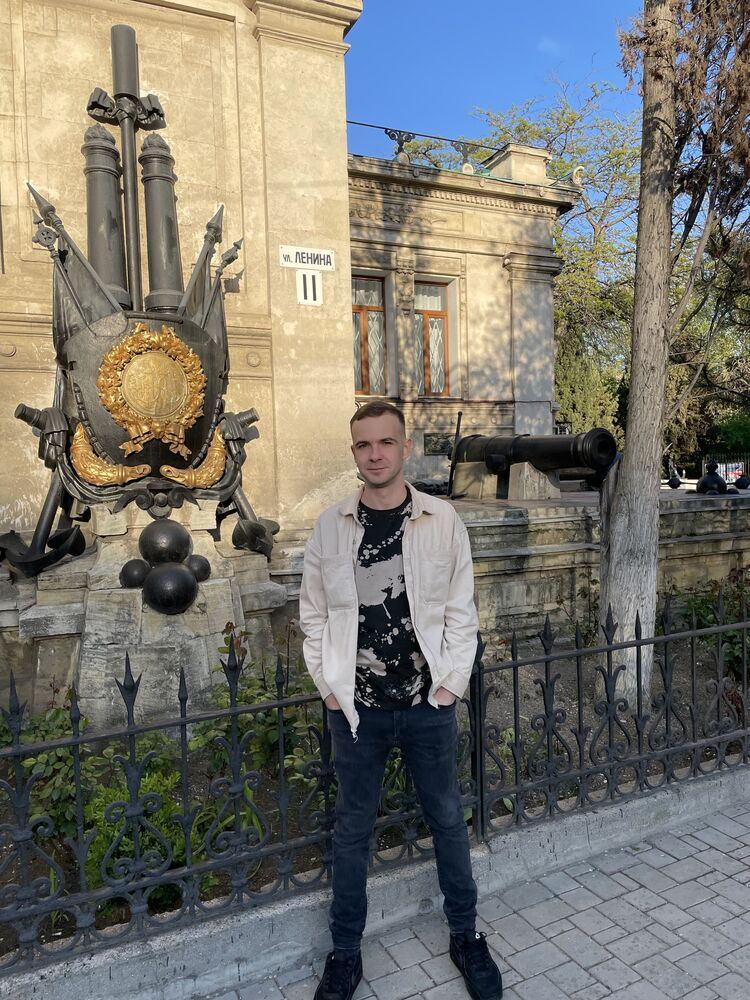  ,   Alex, 35 ,   ,   