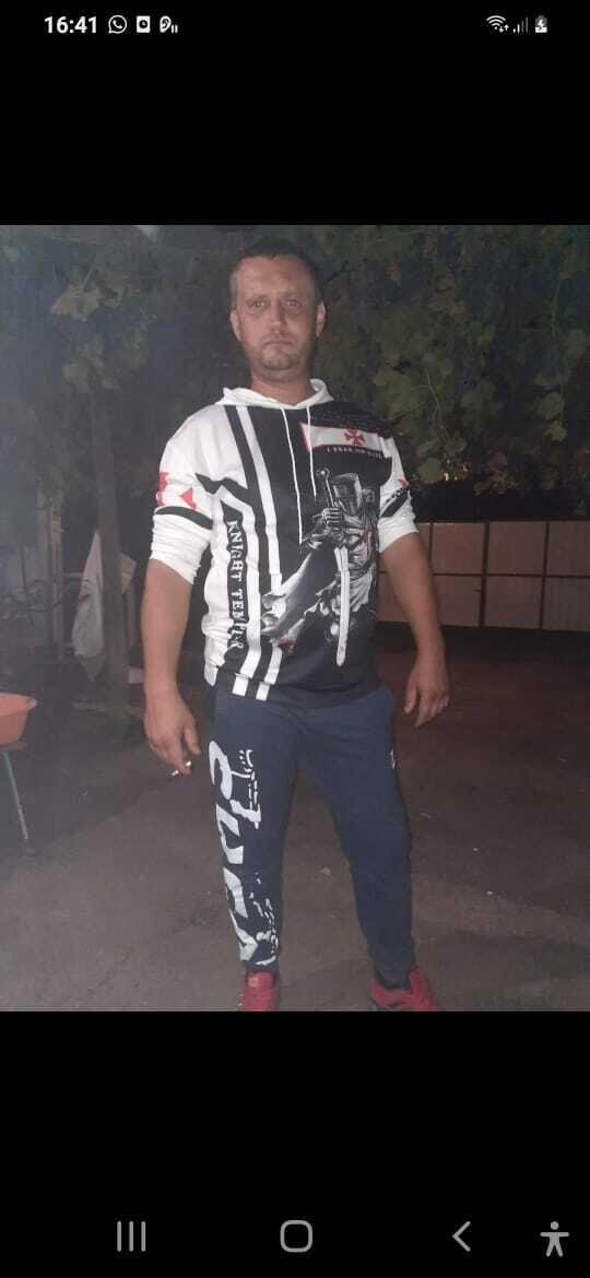  30083784  Pavel, 39 ,    