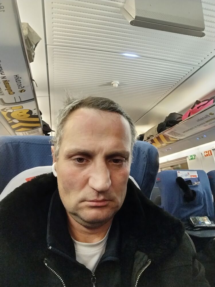  40281994  Sergey, 49 ,    