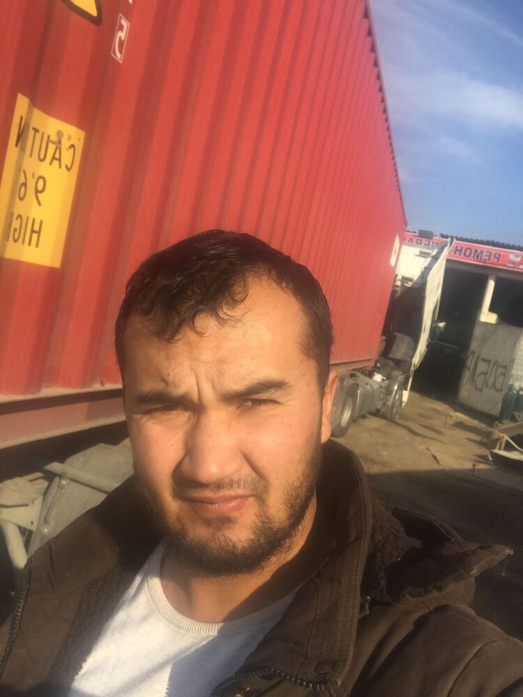  25899684  Ilyas, 30 ,    