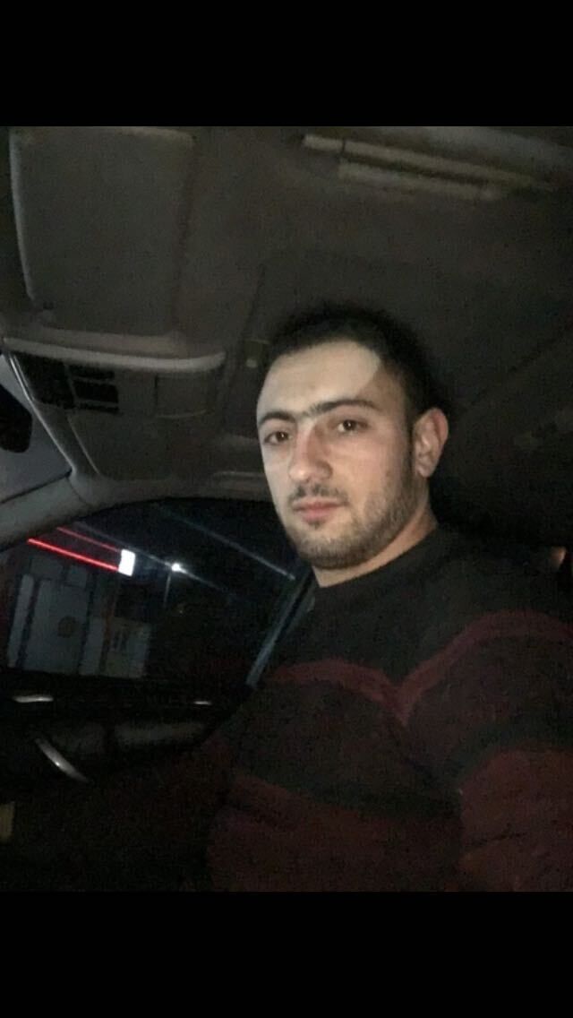  ,   Arman, 32 ,   ,   
