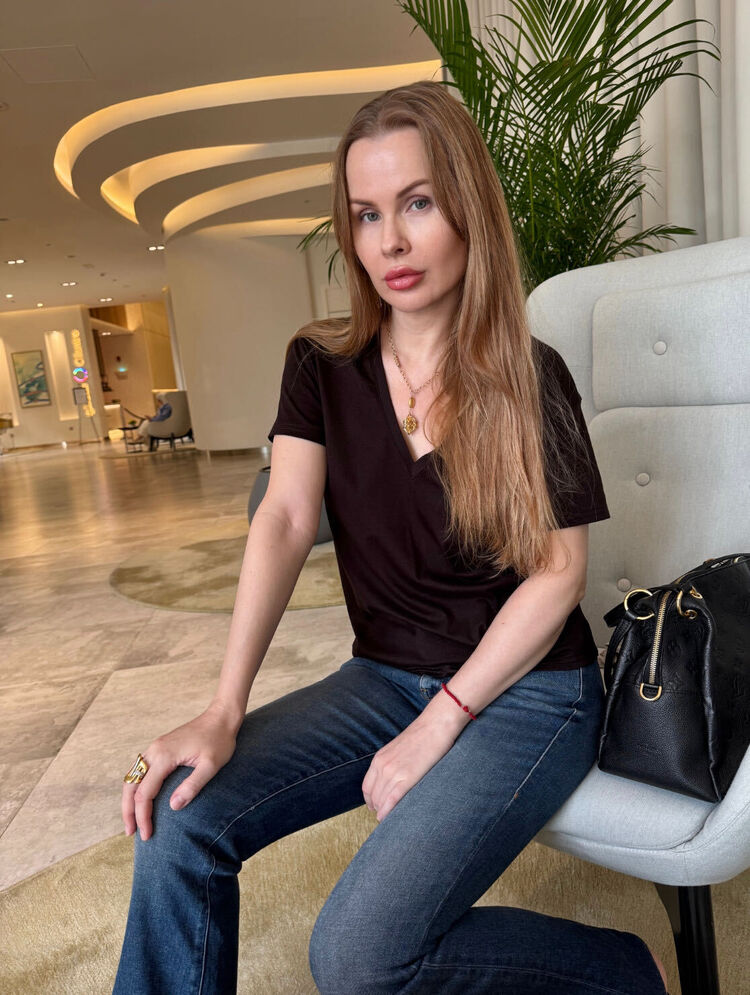  52299554  Milana, 40 ,    