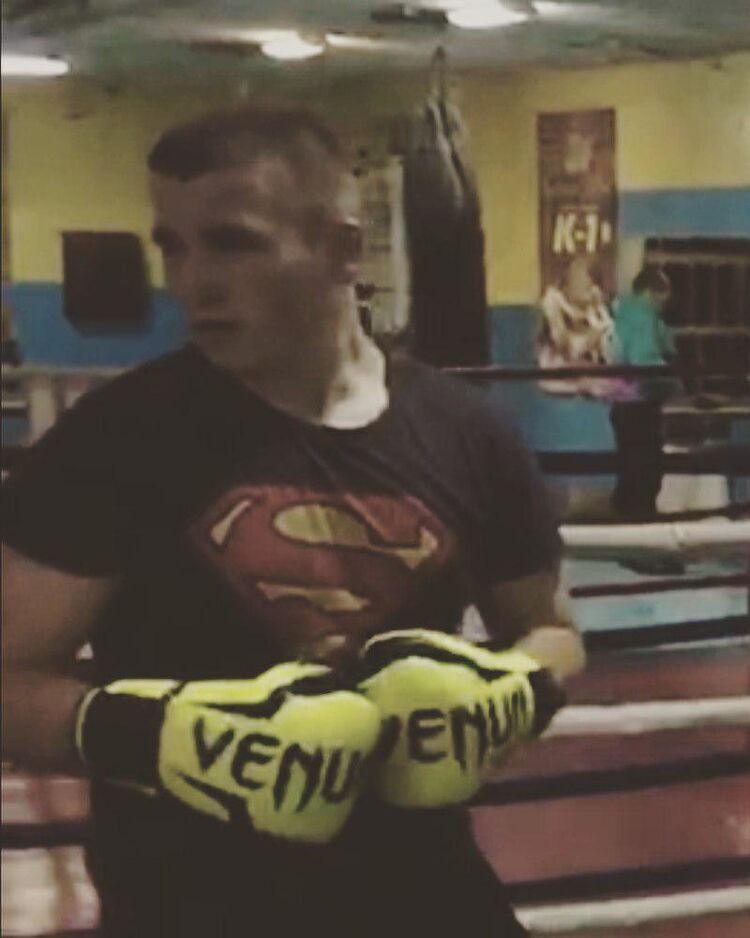  17915124  Vlad, 25 ,    