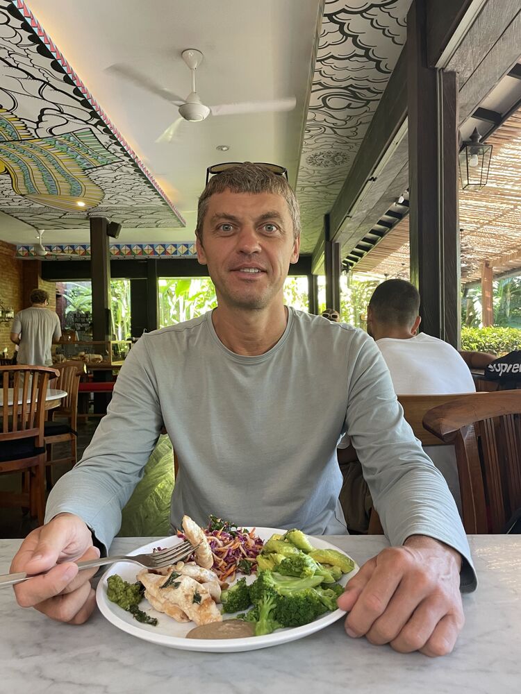  Denpasar,   Aleksandr, 48 ,   ,   , c 