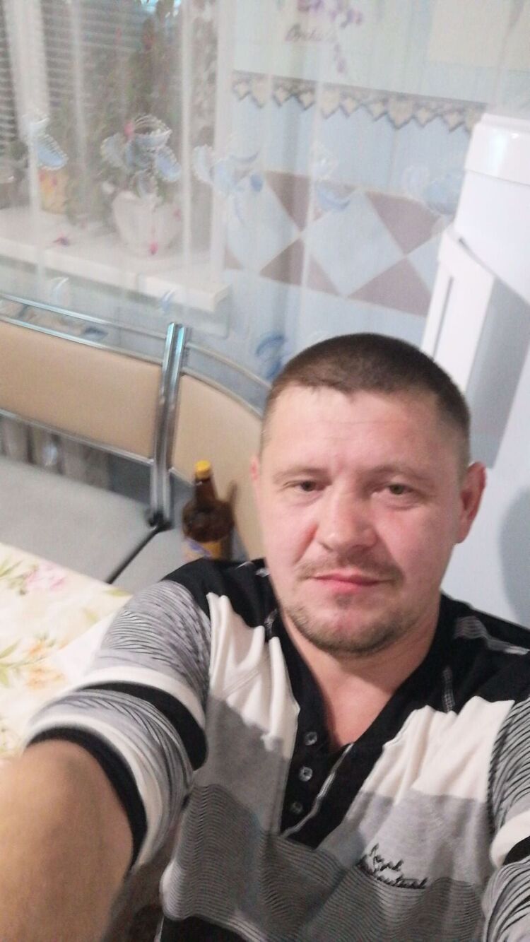  40051394  Denis, 45 ,    