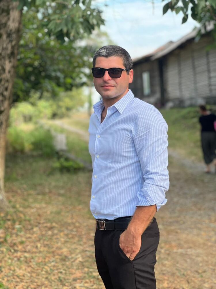  ,   Nikoloz, 32 ,   ,   