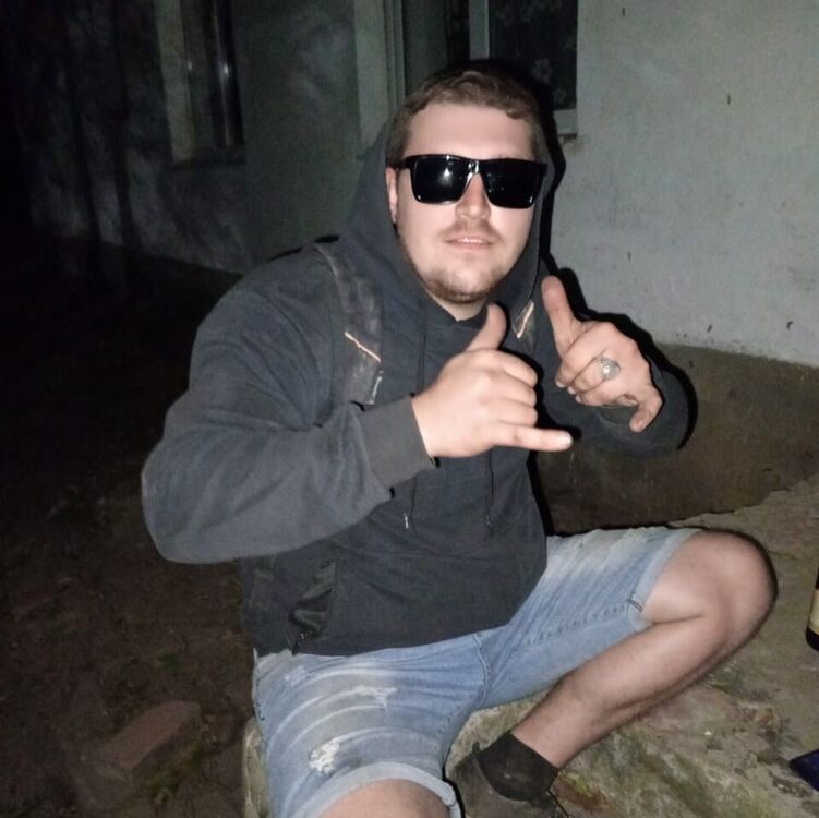  38047704  Vlad, 27 ,     