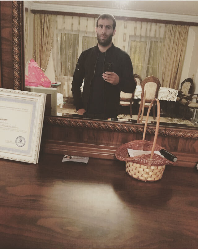  21946934  , 32 ,    