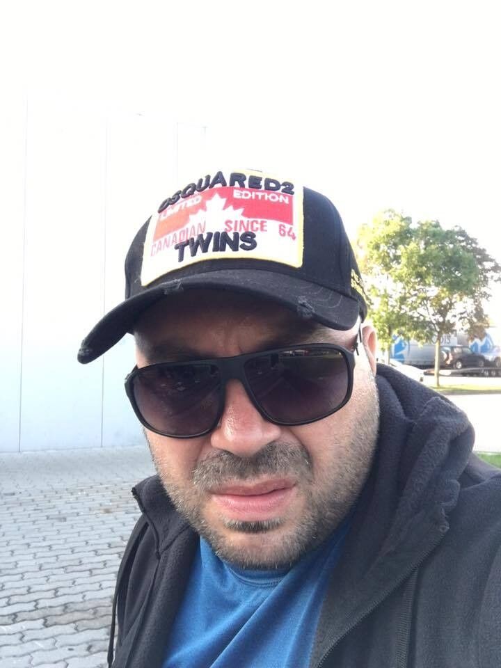  17257614  Adrian, 44 ,    