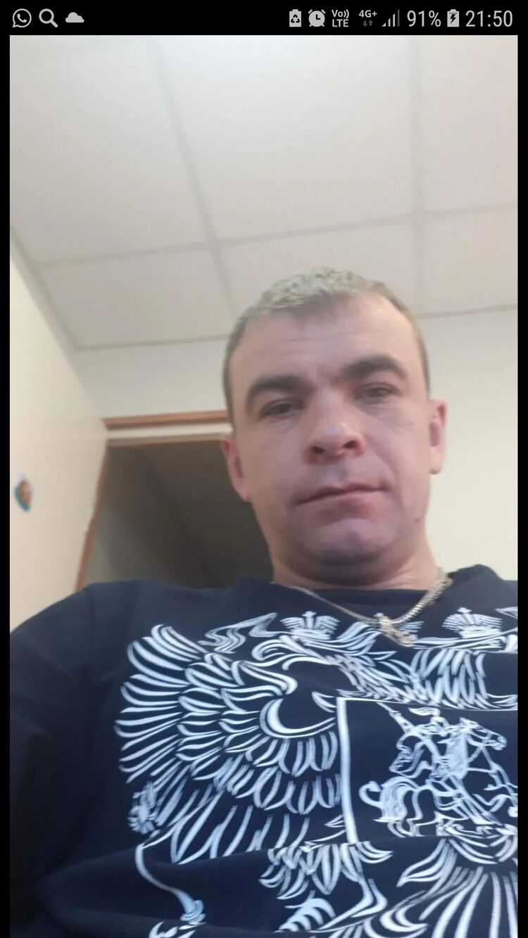  44521484  Alexander, 39 ,    -