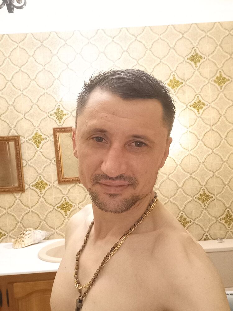  ,   Vlad, 32 ,   ,   