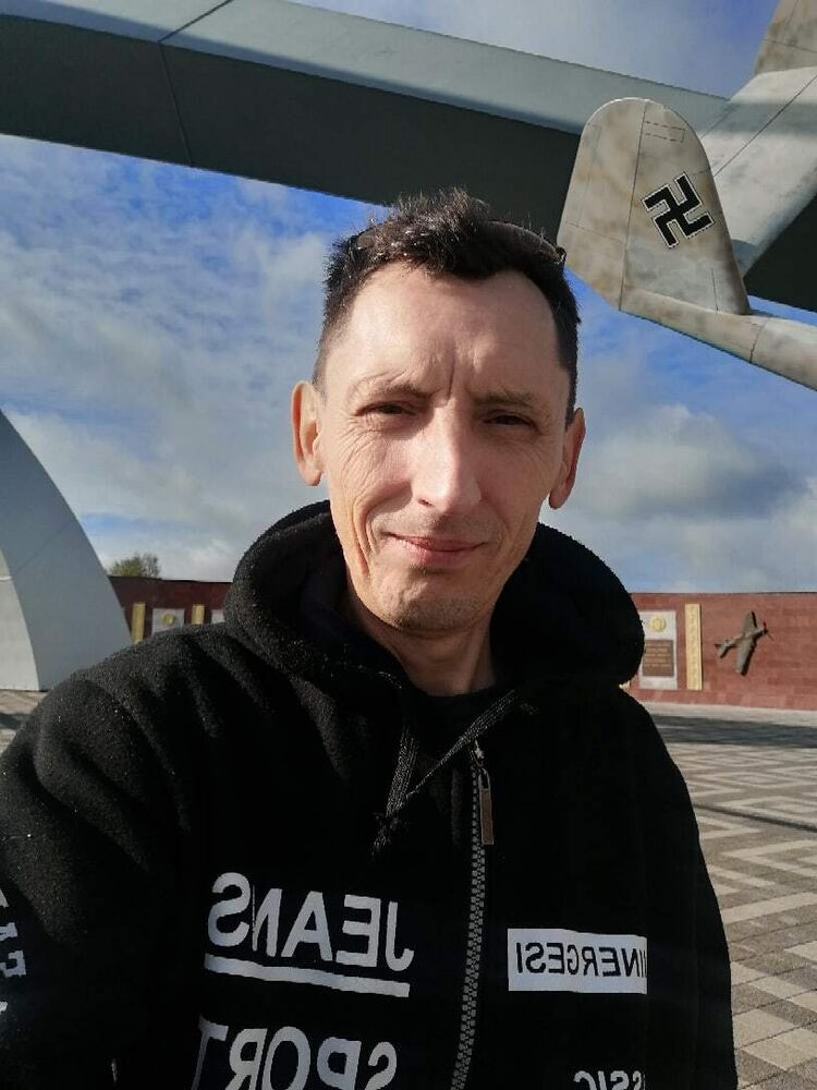  24551574  VITALY, 49 ,    