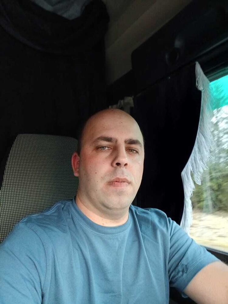  53439154  Vitalik, 31 ,    