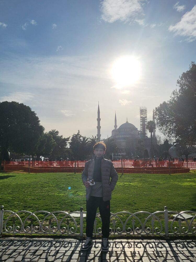  48924284  Taghi, 30 ,    