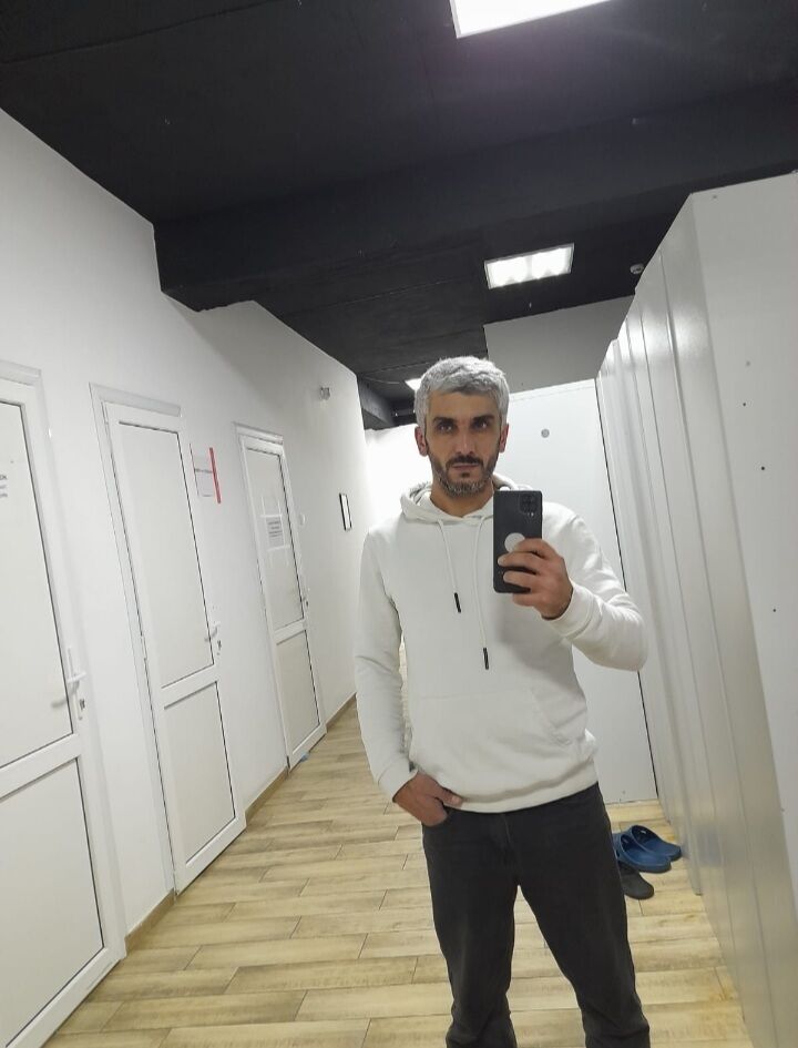  ,   Mario, 39 ,   ,   