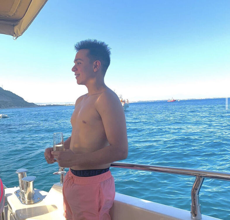  27057604  Amin, 27 ,    