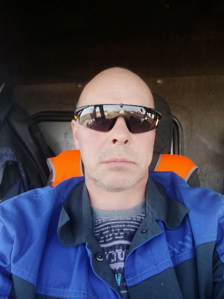  48117034  , 52 ,     