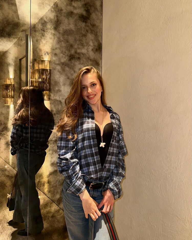  ˸,   , 27 ,   ,   