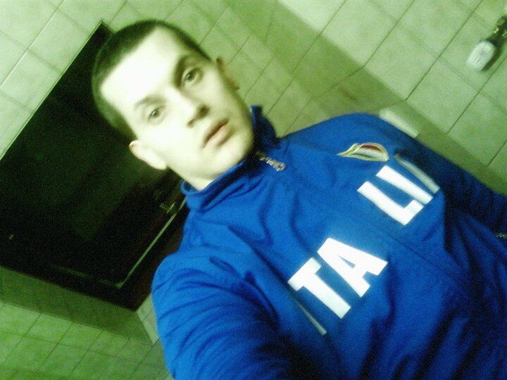  25389914  Aleksandar, 43 ,    