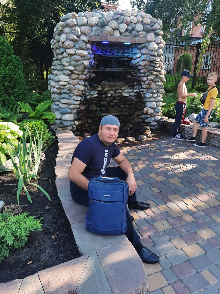  ,   Gayratjon, 32 ,   ,   