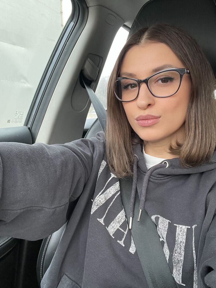  50998094  Anastasia, 33 ,    