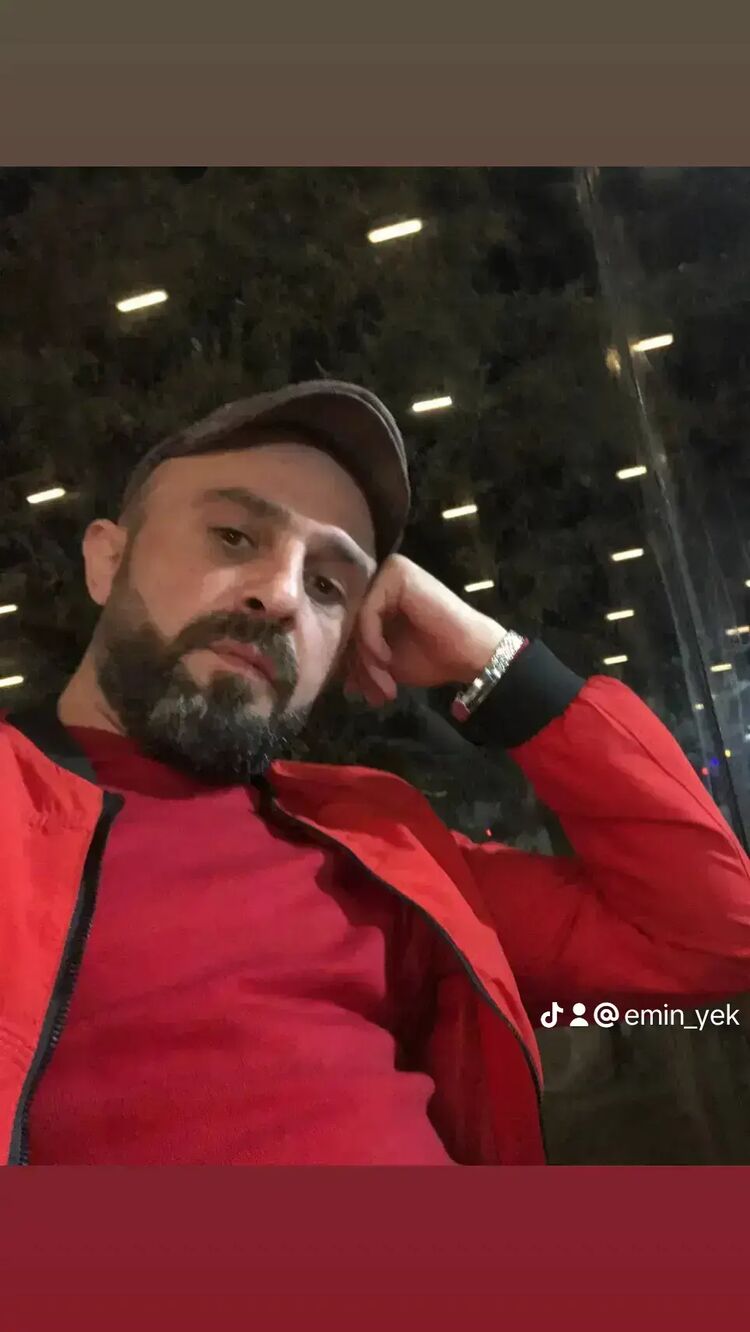  51169404  Eminyek, 45 ,    