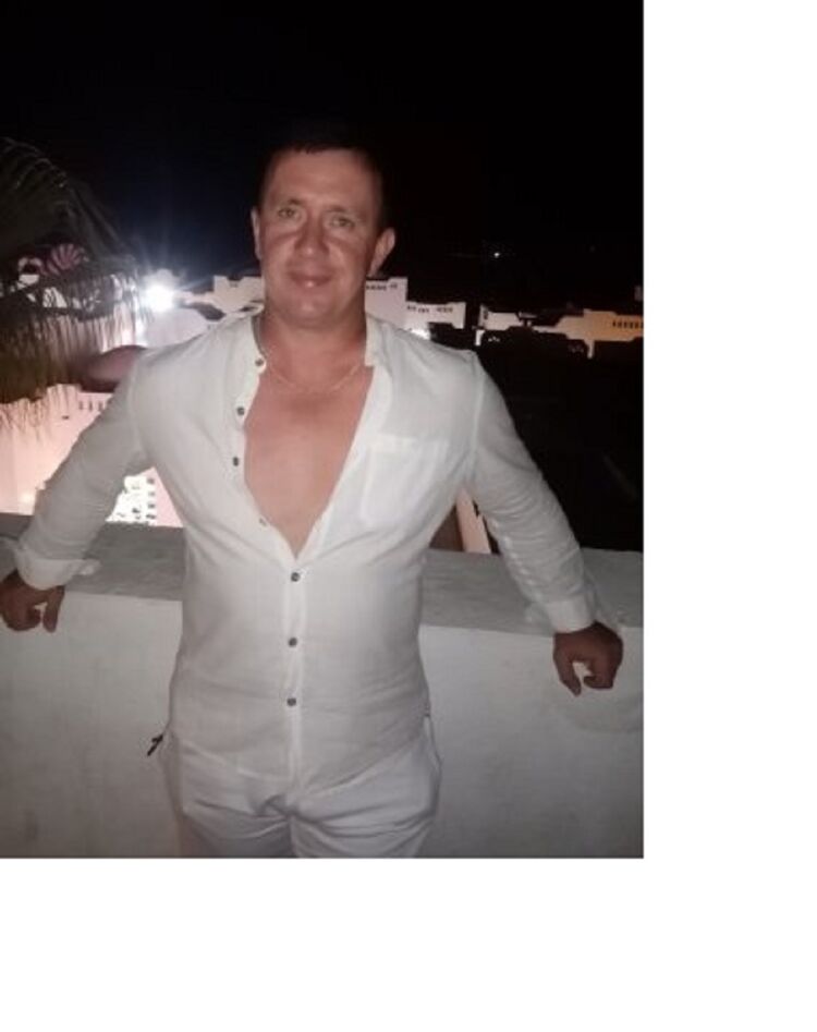  46130874  Pavel, 47 ,    