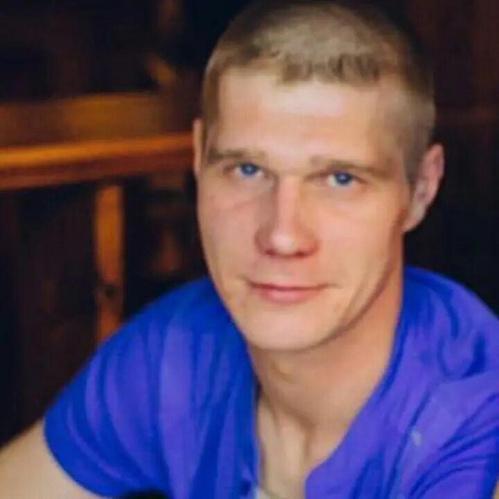  34376934  Pavel, 37 ,    