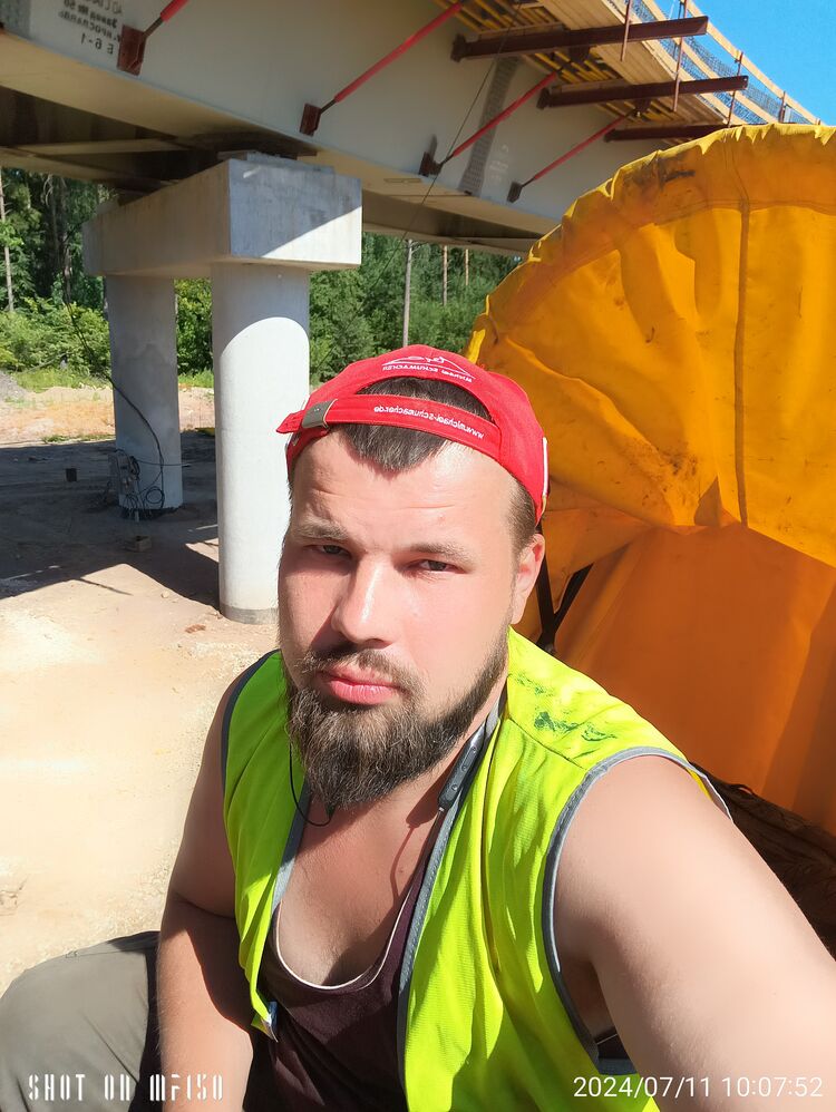  44589154  , 28 ,    